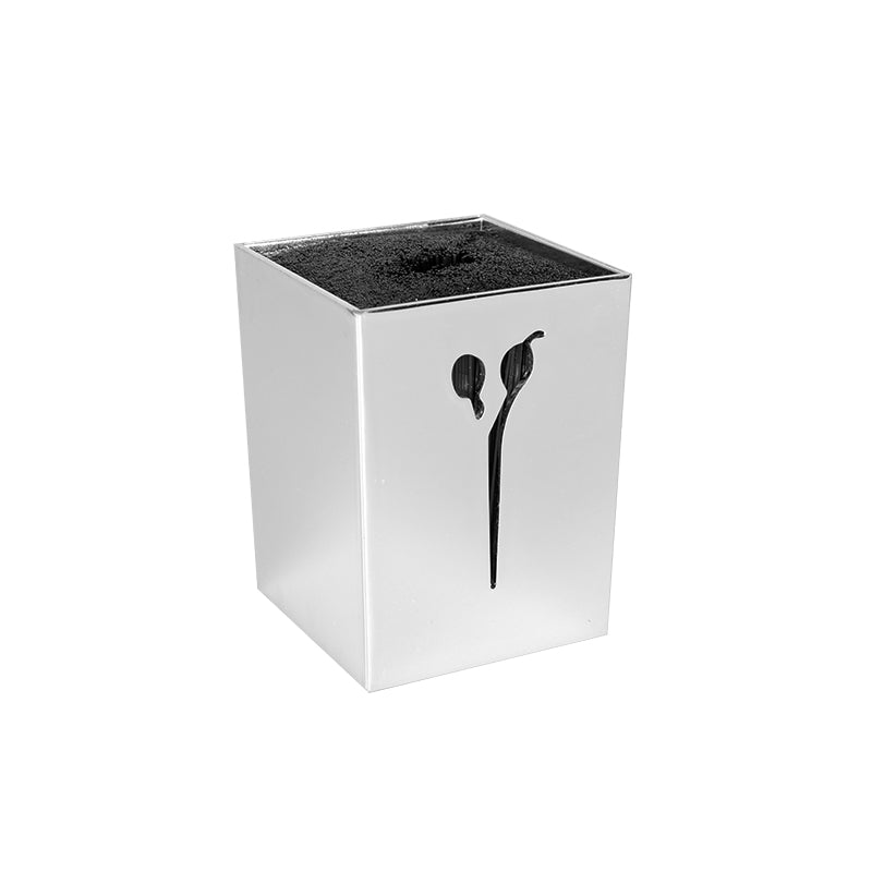 Hopeinen saksiteline